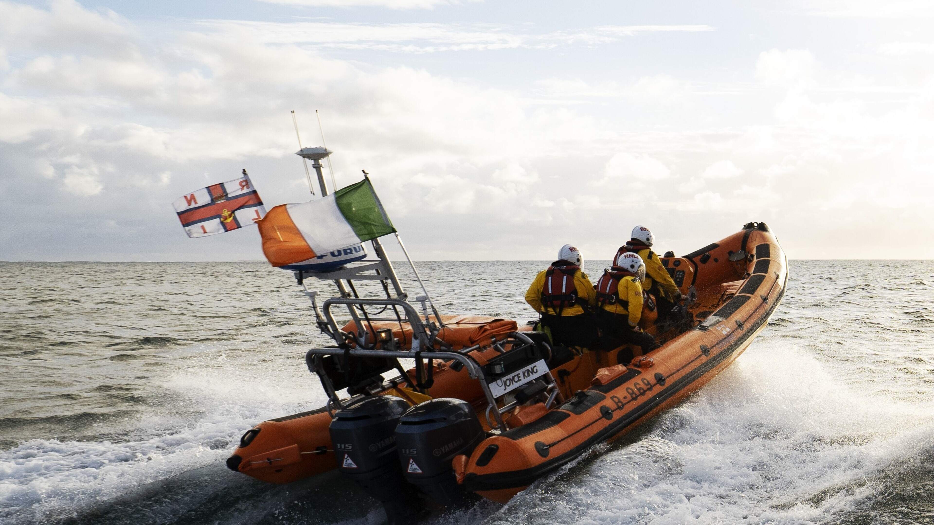 Flare sighting triggers hours-long sea search off Connemara before RNLI crews rescue hikers and aid boat in busy 12-hour spell